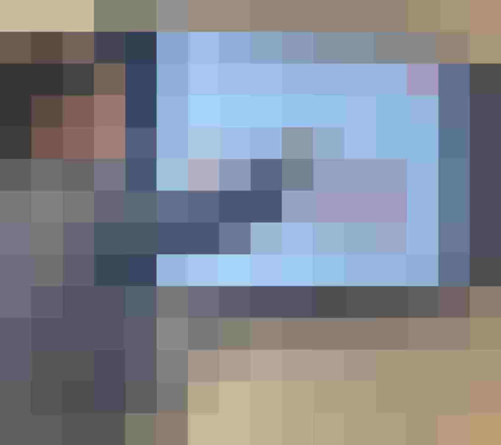 Frau zeigt auf Grafik zu niedrigen Frauenpensionen bei Workshop des Lungauer Frauennetzwerks
